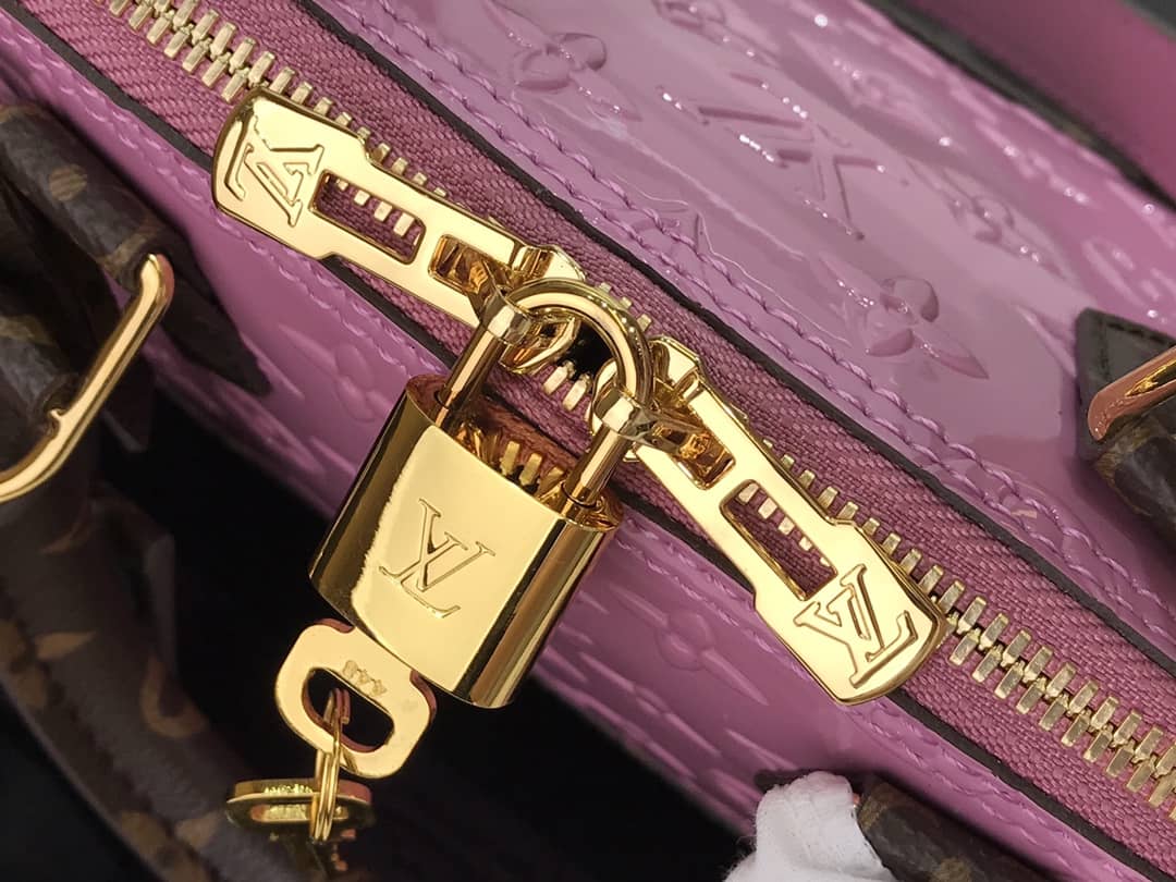 Louis Vuitton Alma BB Vernis Leather Shoulder Bag Replica Pink M44389