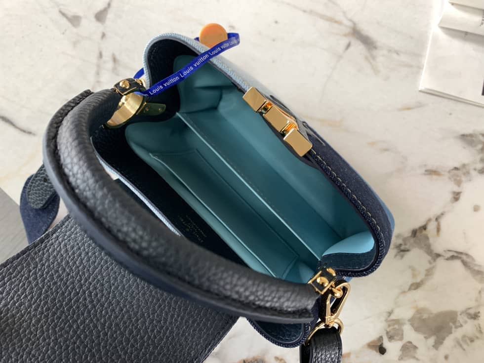 Louis Vuitton Capucines Mini M59268 Replica Shoulder Bag