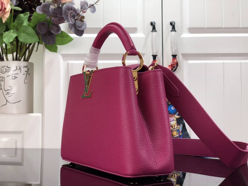 Louis Vuitton Capucines BB Rose M59066 Replica Shoulder Bag