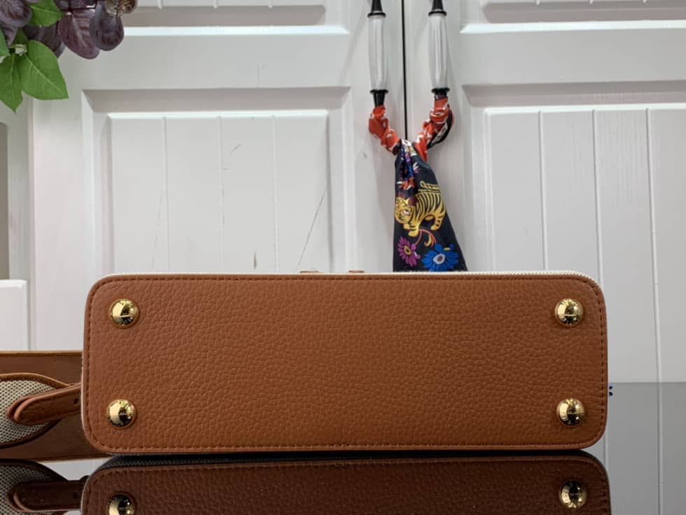 Louis Vuitton Capucines BB M59872 Replica Shoulder Bag