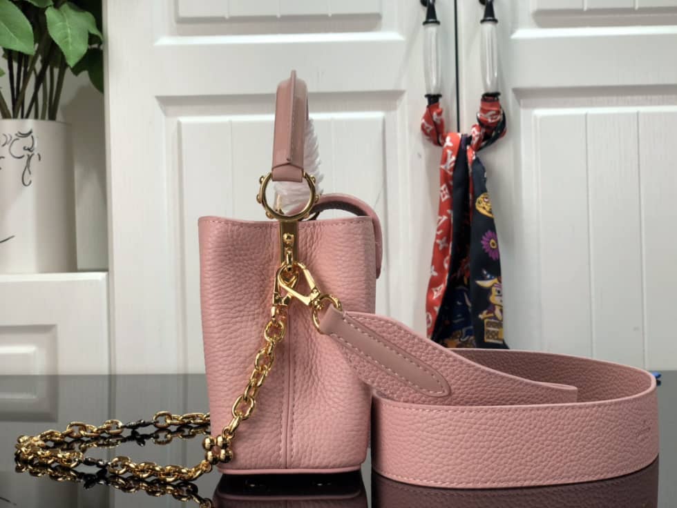 Louis Vuitton Capucines MM M59065 Replica Shoulder Bag