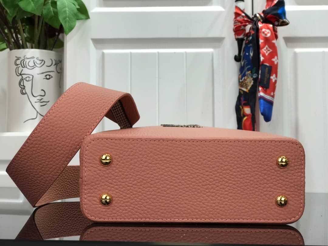 Louis Vuitton Capucines MM Taurillon Leather Tote M94227