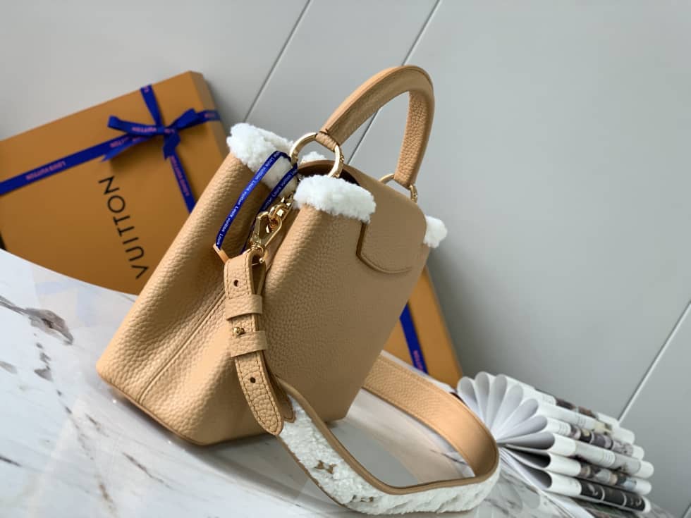 Louis Vuitton Capucines BB Cruise M59267 Replica Crossbody Bag