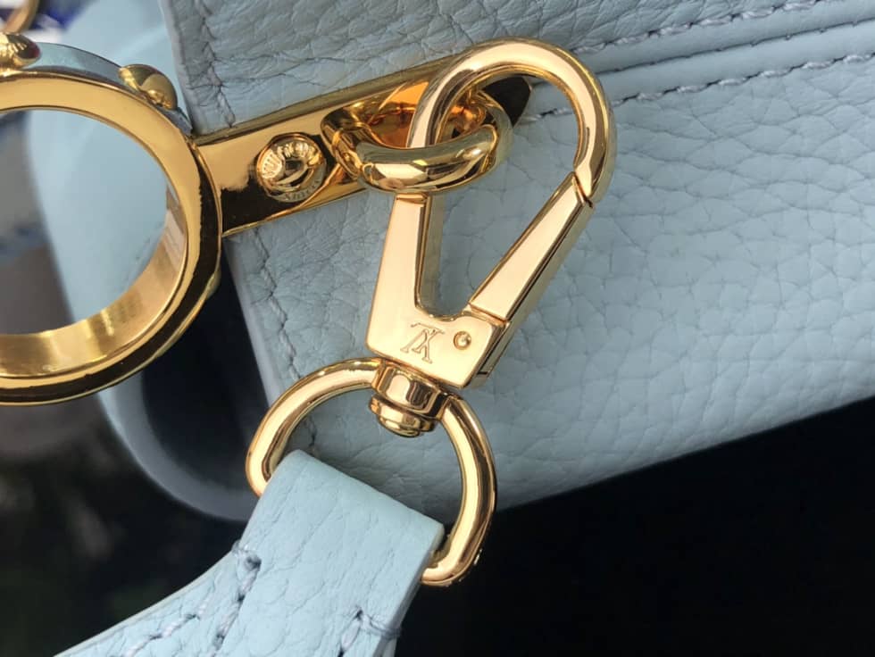 Louis Vuitton Capucines Mini M57945 Replica Shoulder Bag