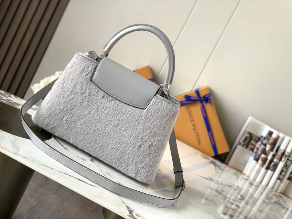 Louis Vuitton Capucines MM 2way Hand Magnolia M42258 Replica Crossbody Bag