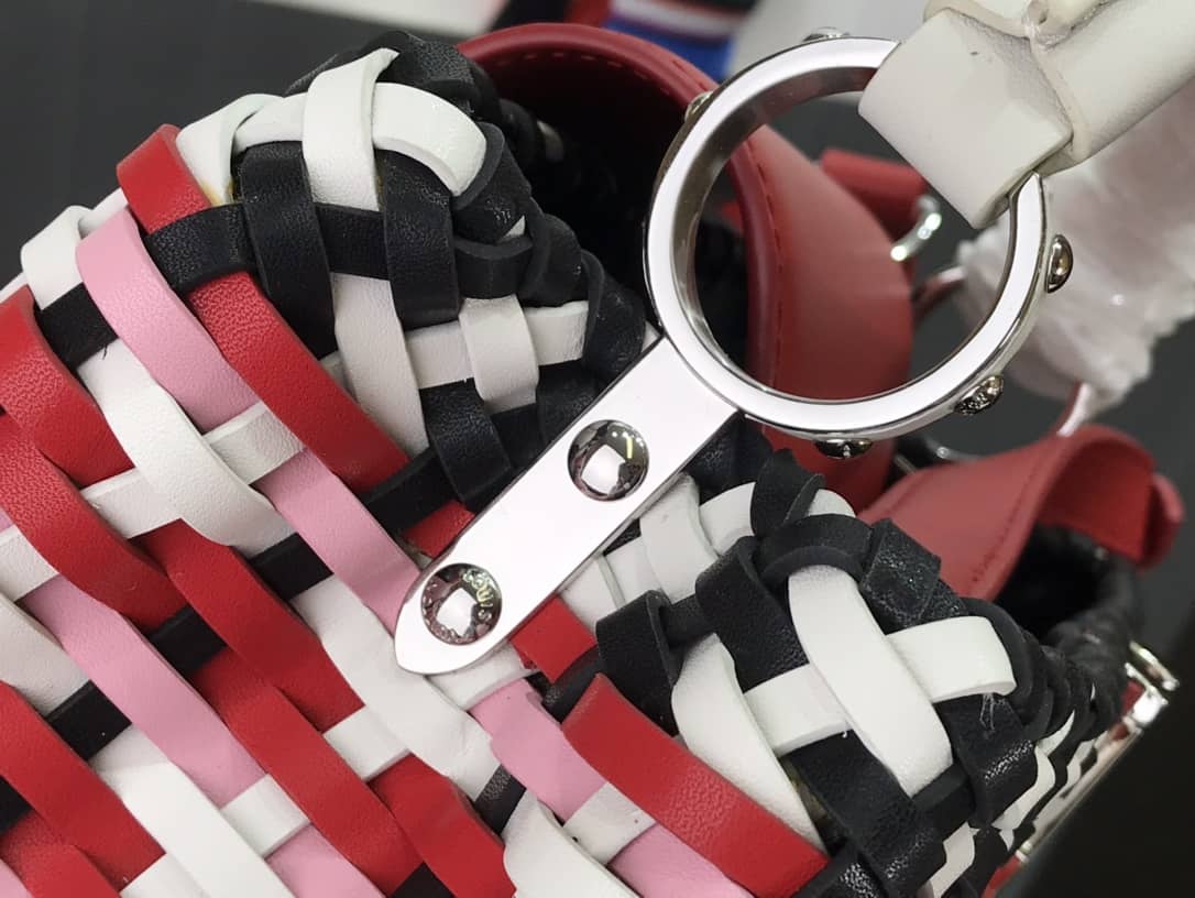 Louis Vuitton Capucines Taurillon Hand Shoulder Bag Replica Red M94519