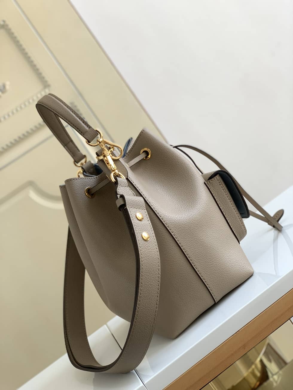 Louis Vuitton Lockme Grained Calf Leather Greige M57688 Replica Bucket Bag