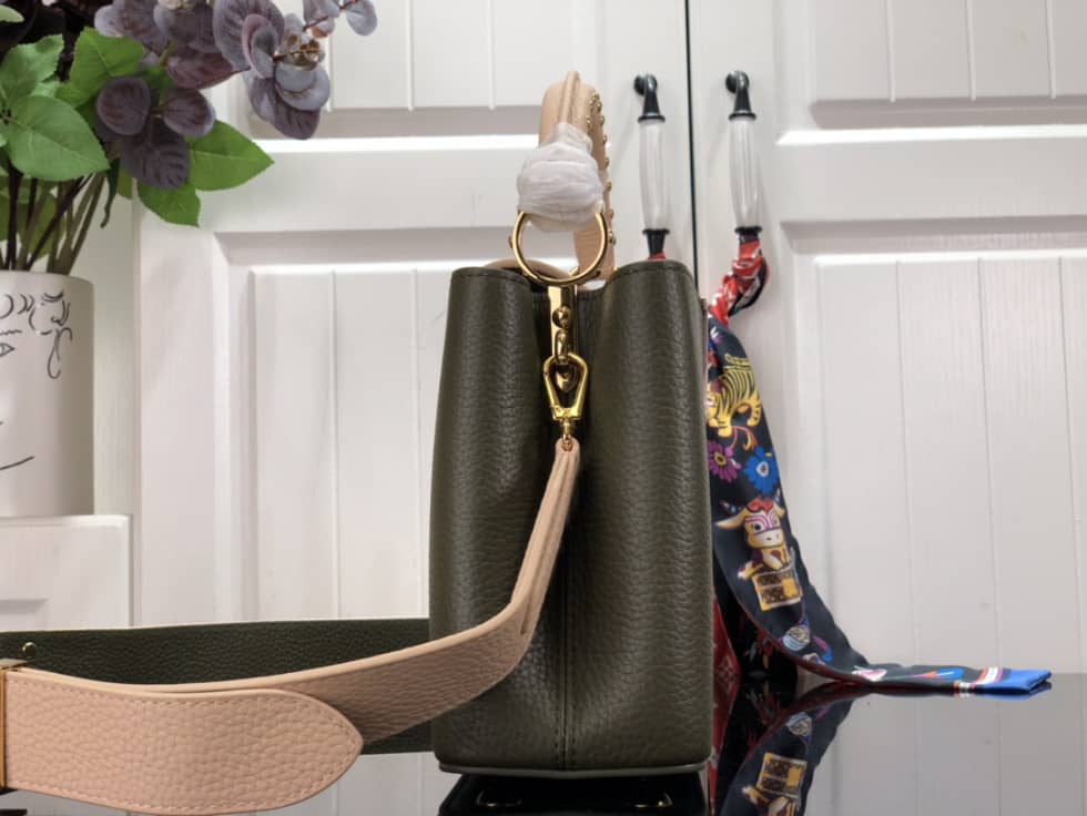 Louis Vuitton Capucines BB M58578 Replica Shoulder Bag