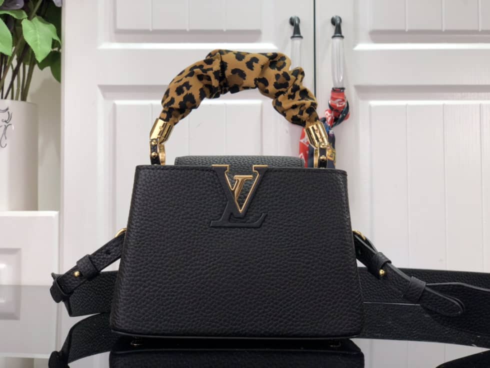 Louis Vuitton Capucines Mini Black M58732 Replica Crossbody Bag