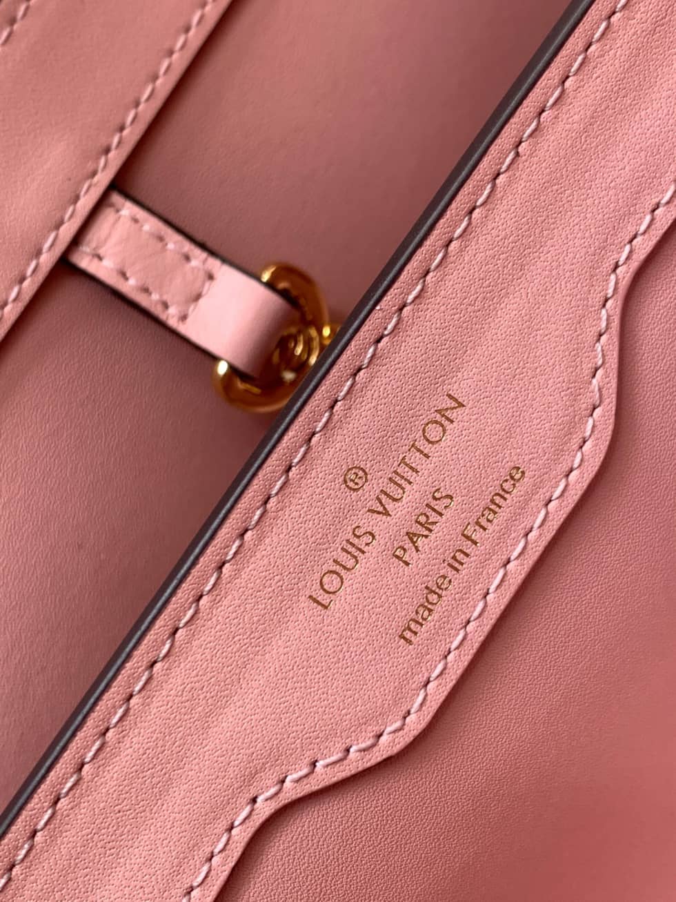 Louis Vuitton Capucines MM 2way Hand Pink M42258 Replica Crossbody Bag