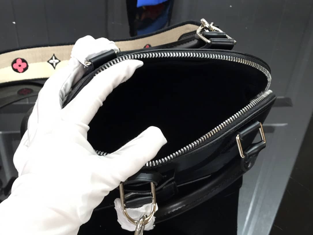 Louis Vuitton Alma PM Hand Bag Replica Black M40302