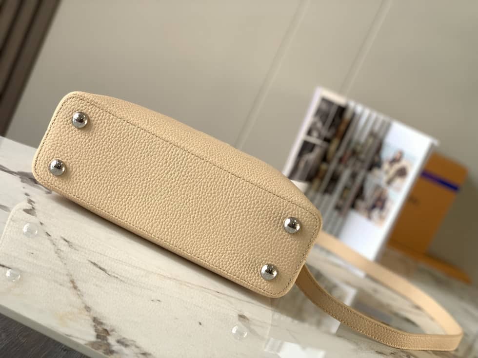 Louis Vuitton Capucines BB Tote Taurillon Leather N92041 Replica Crossbody Bag