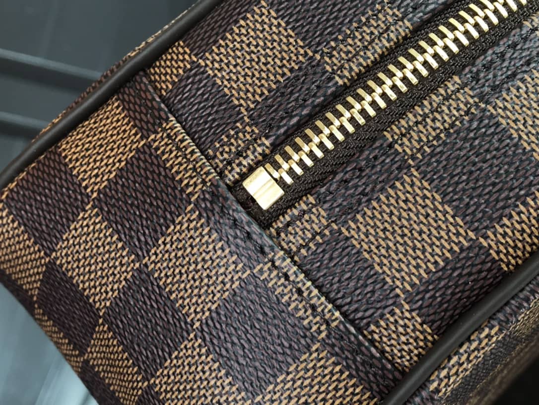 Louis Vuitton Damier Ebene Toiletry Bag Replica M47527