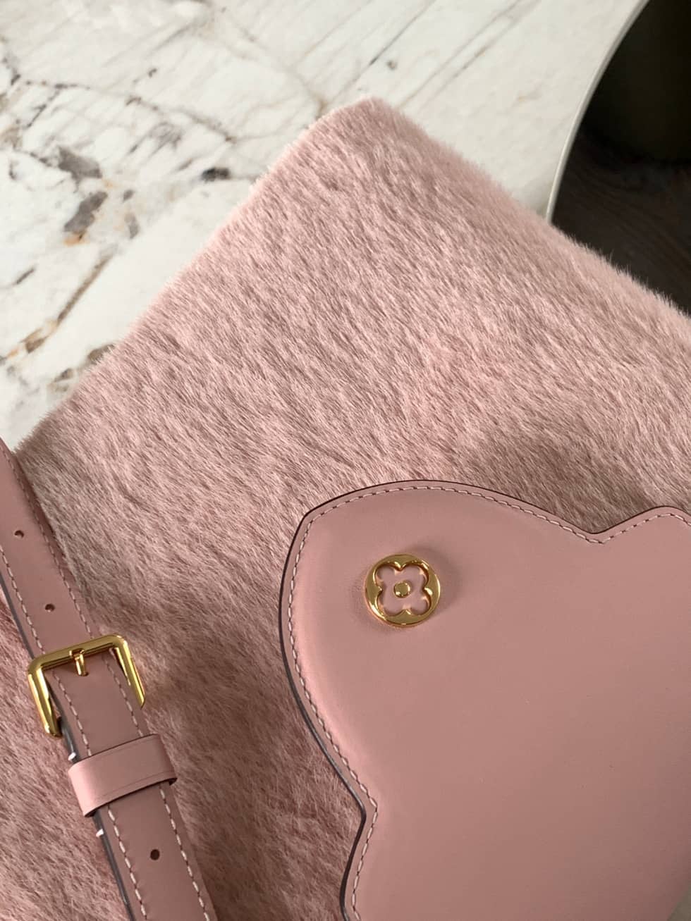 Louis Vuitton Capucines MM 2way Hand Pink M42258 Replica Crossbody Bag