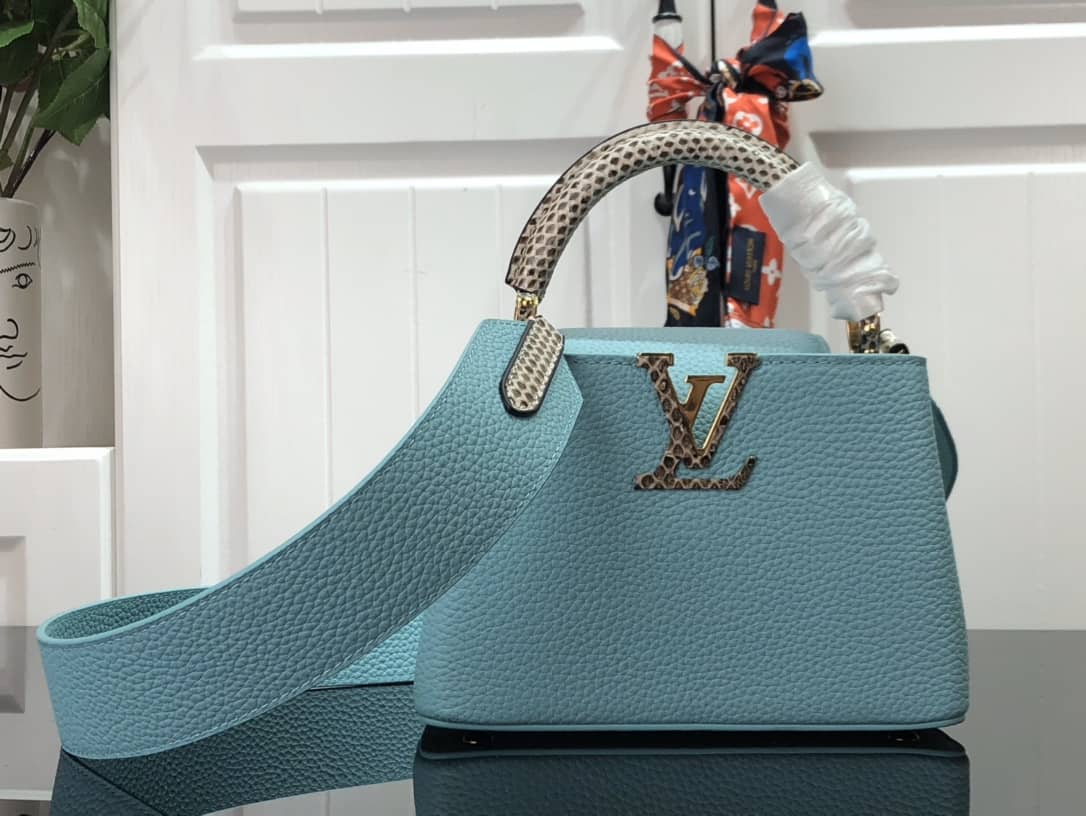 Louis Vuitton Capucines MM Taurillon Leather Tote M94227