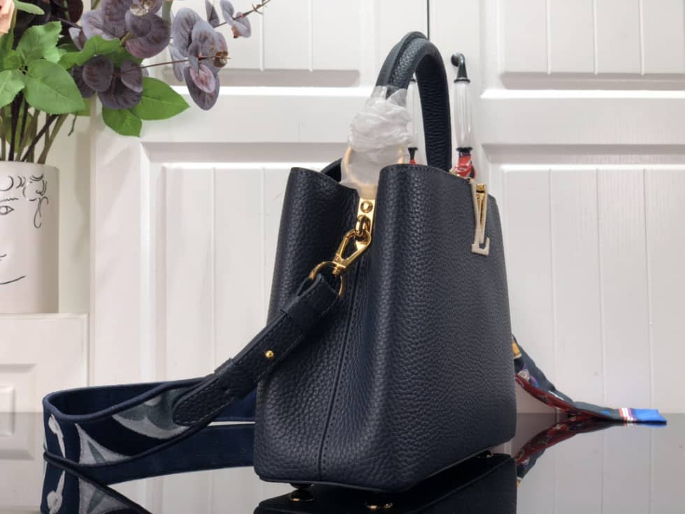 Louis Vuitton Capucines BB Black M59597 Replica Shoulder Bag