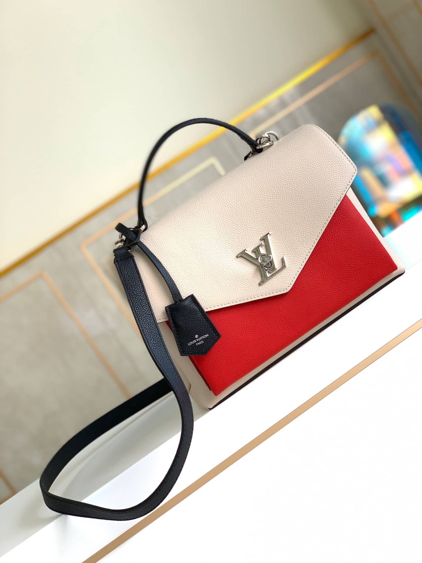 Louis Vuitton Quartz Kabuki My Lockme Bag Replica M53891