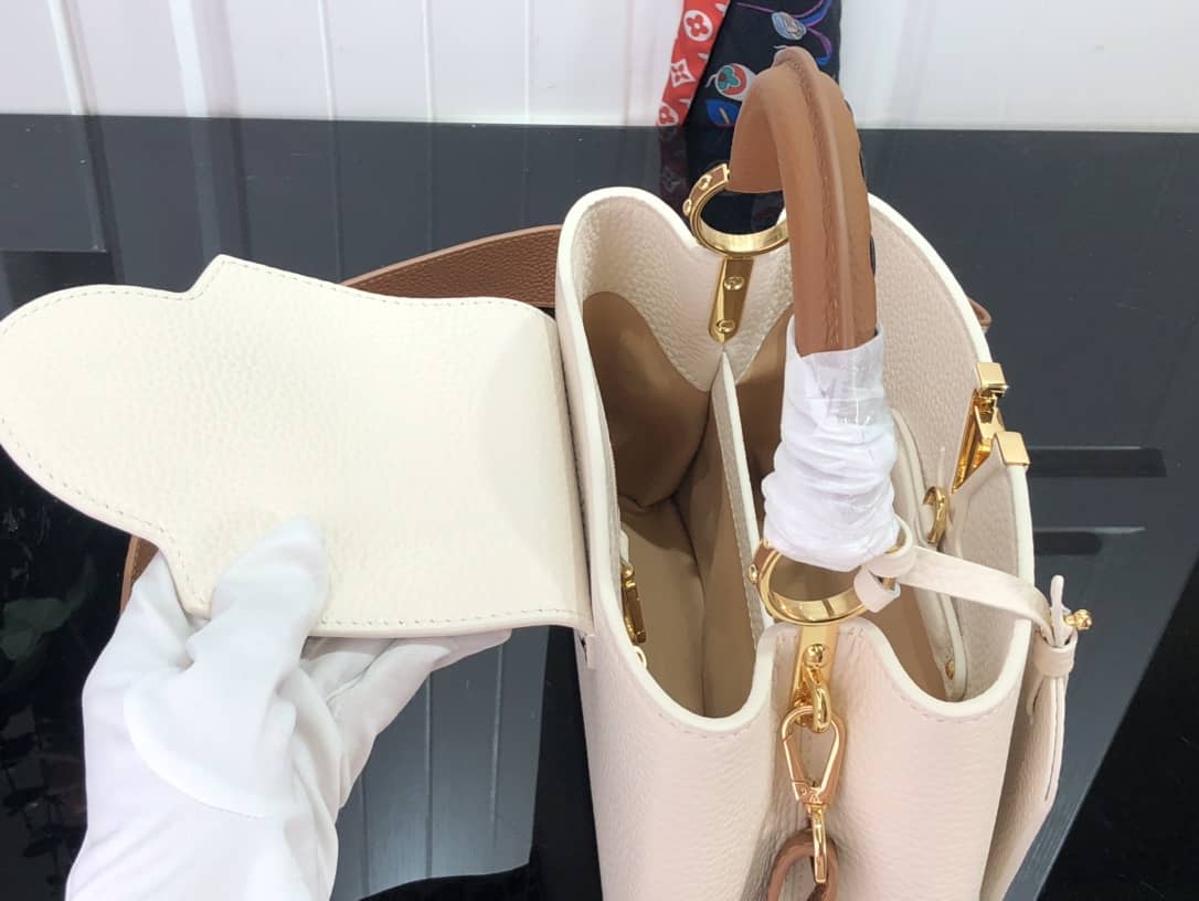 Louis Vuitton Capucines BB Calfskin Handbag Beige