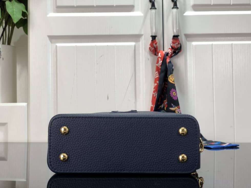 Louis Vuitton Capucines MM M59065 Replica Shoulder Bag