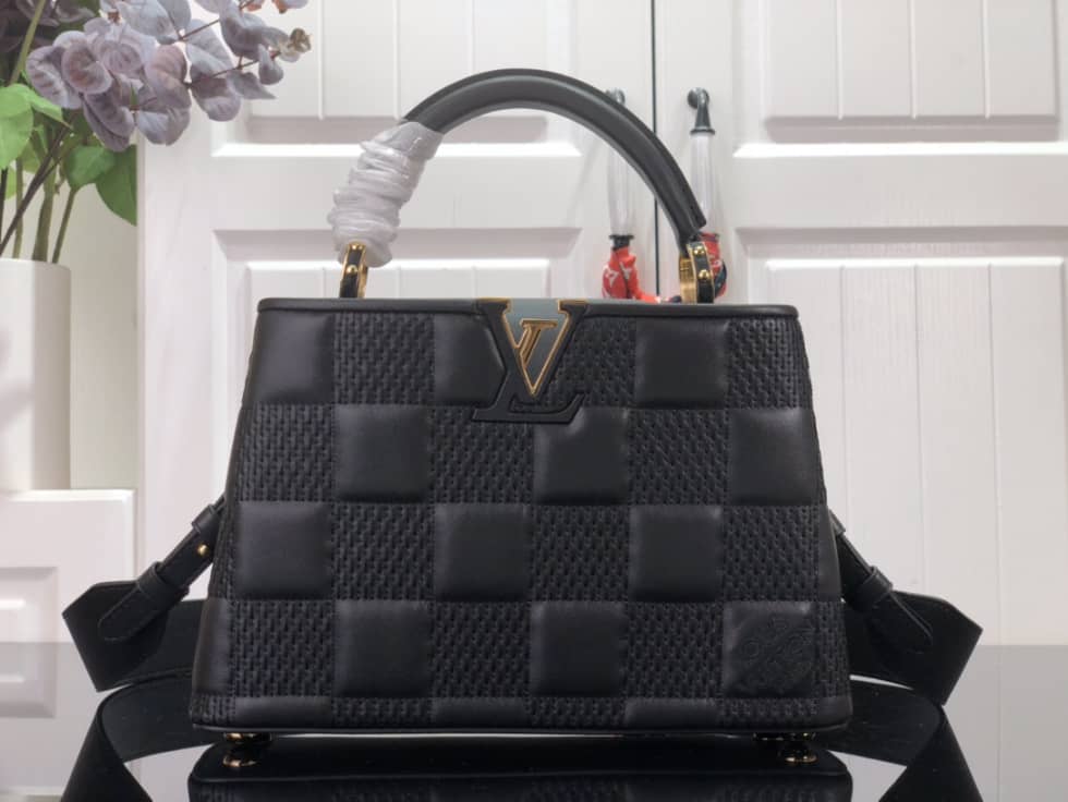 Louis Vuitton Capucines BB Black M59225 Replica Shoulder Bag