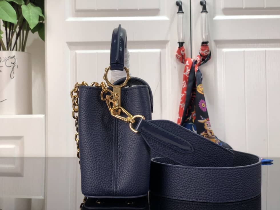 Louis Vuitton Capucines MM M59065 Replica Shoulder Bag