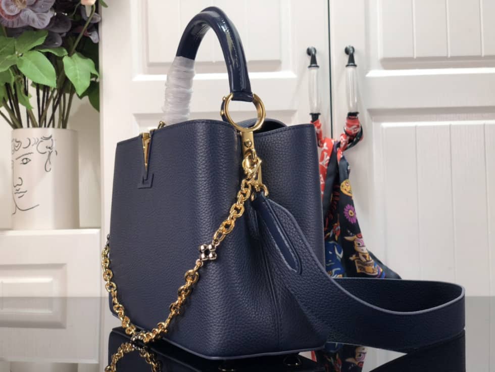 Louis Vuitton Capucines MM M59209 Replica Shoulder Bag