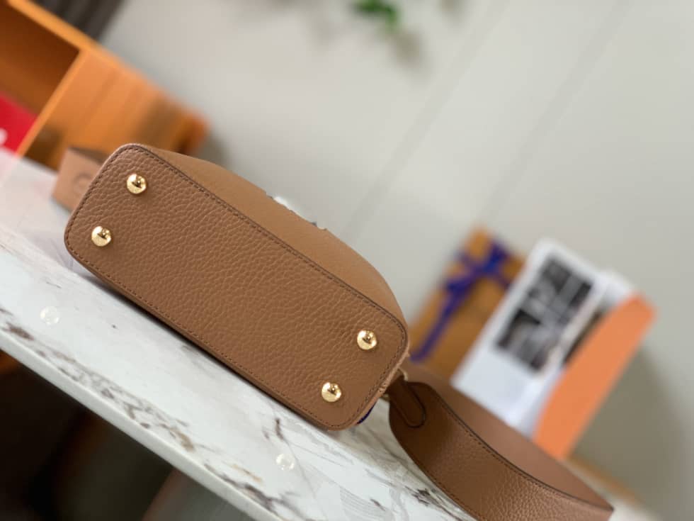 Louis Vuitton Capucines Mini N80931 Replica Shoulder Bag