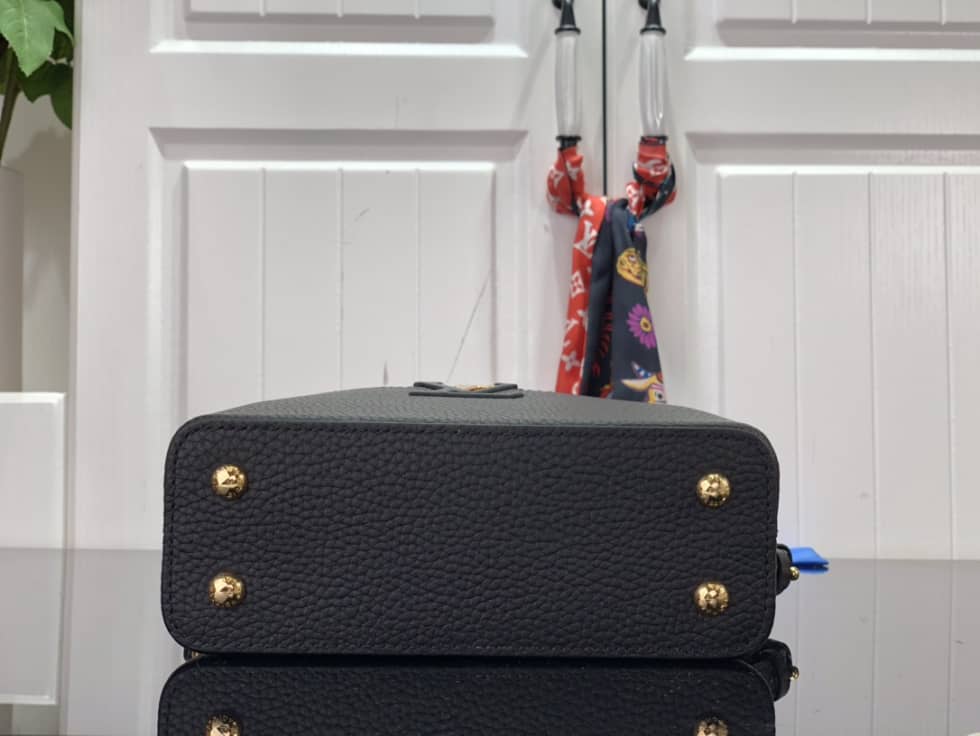 Louis Vuitton Capucines Mini Black M58732 Replica Crossbody Bag