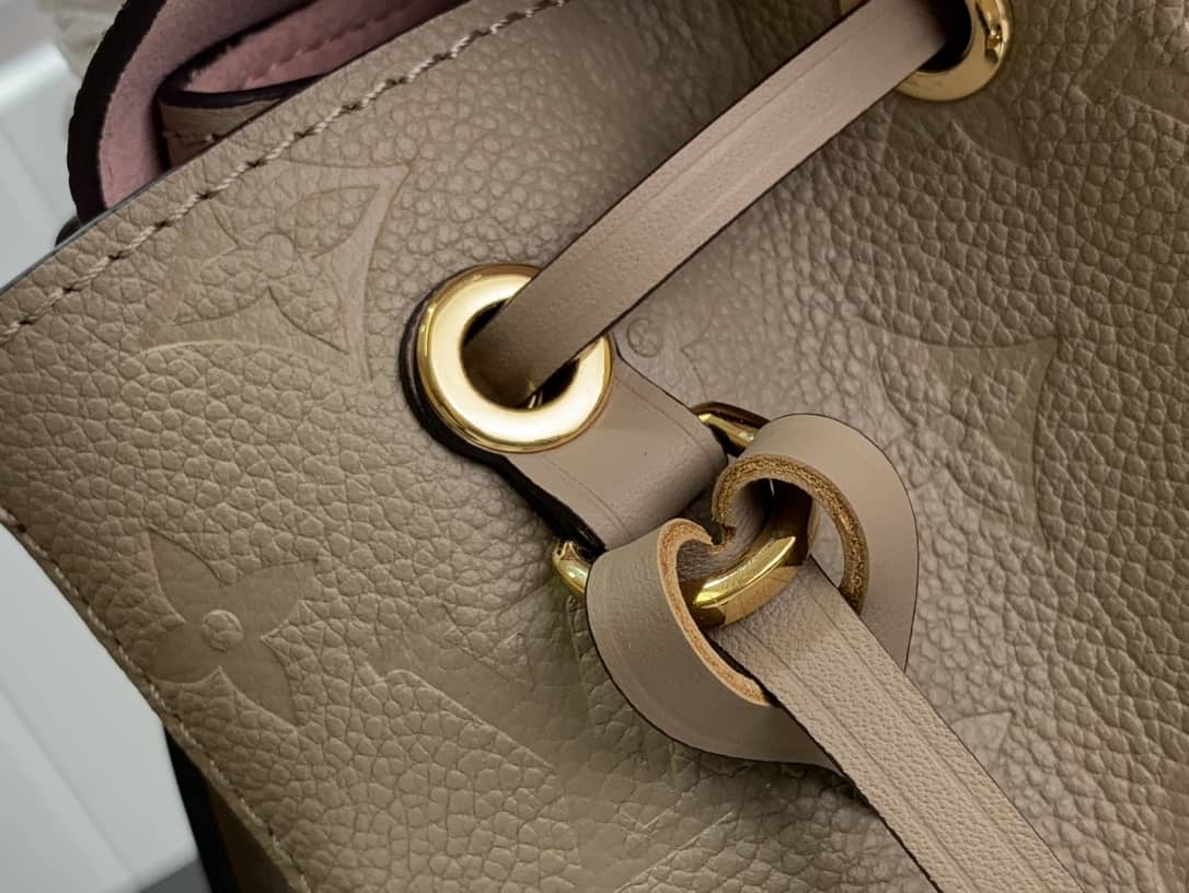 Louis Vuitton Ann Platt Montsouris PM Noir Leather Replica Backpack Cream M45205