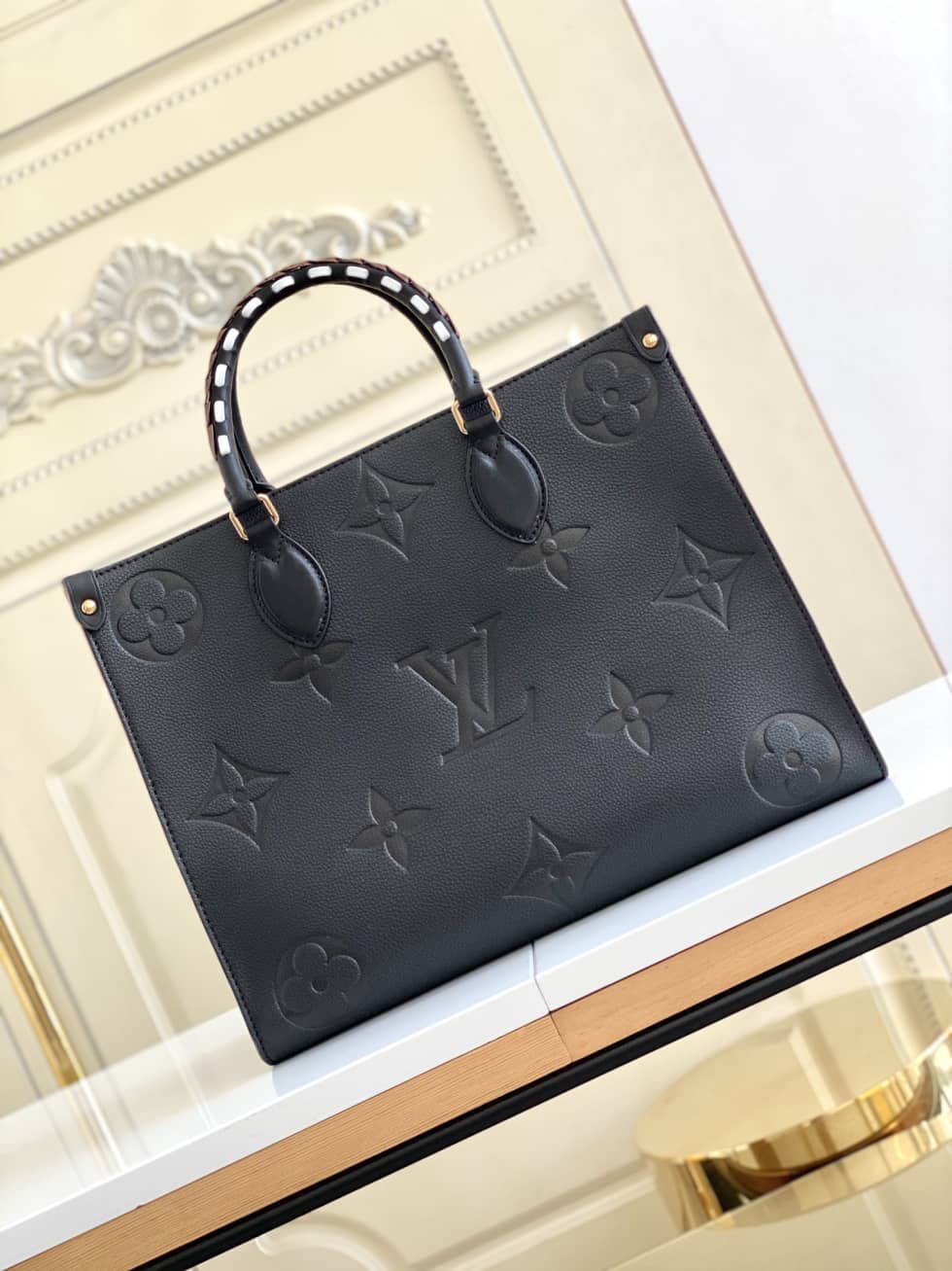 Louis Vuitton Wild At Heart OnTheGo MM Black M58522 Replica Tote