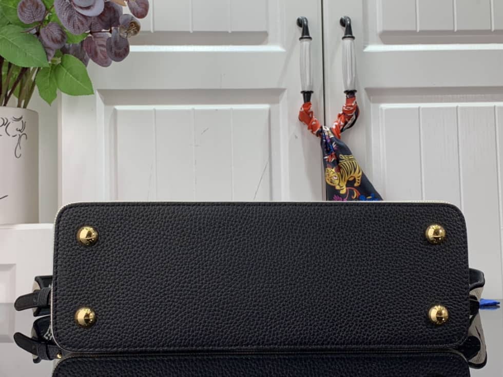 Louis Vuitton Capucines MM Black M59872 Replica Shoulder Bag