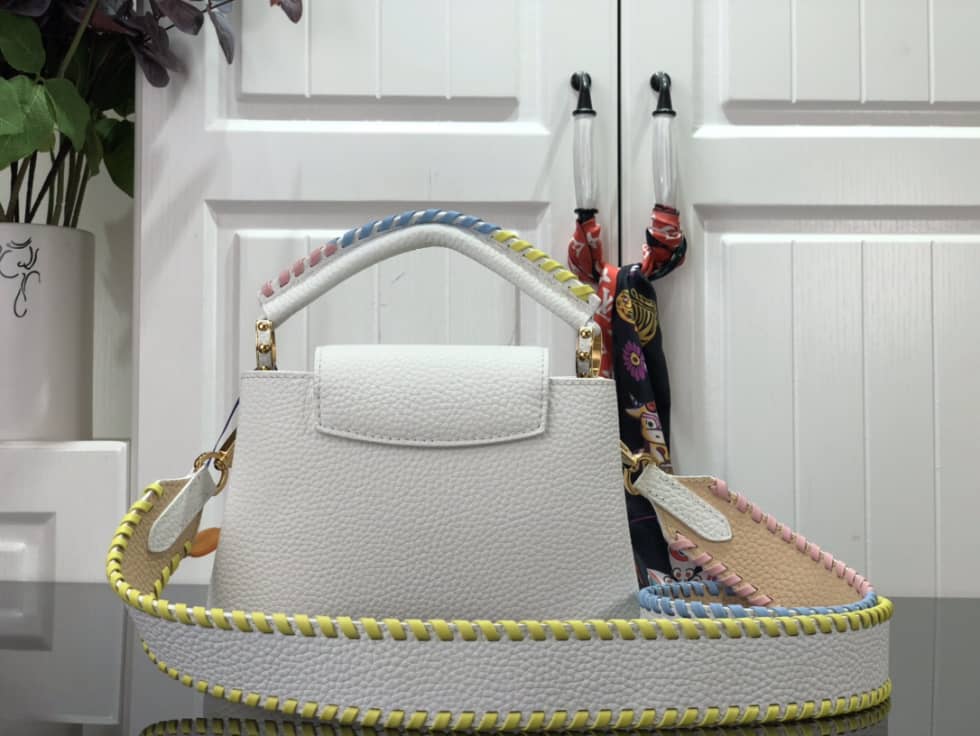 Louis Vuitton Capucines Mini M57945 Replica Shoulder Bag