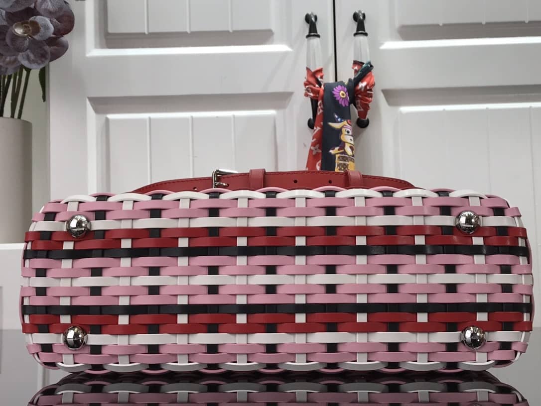 Louis Vuitton Capucines Taurillon Shoulder Bag Replica Red M94519