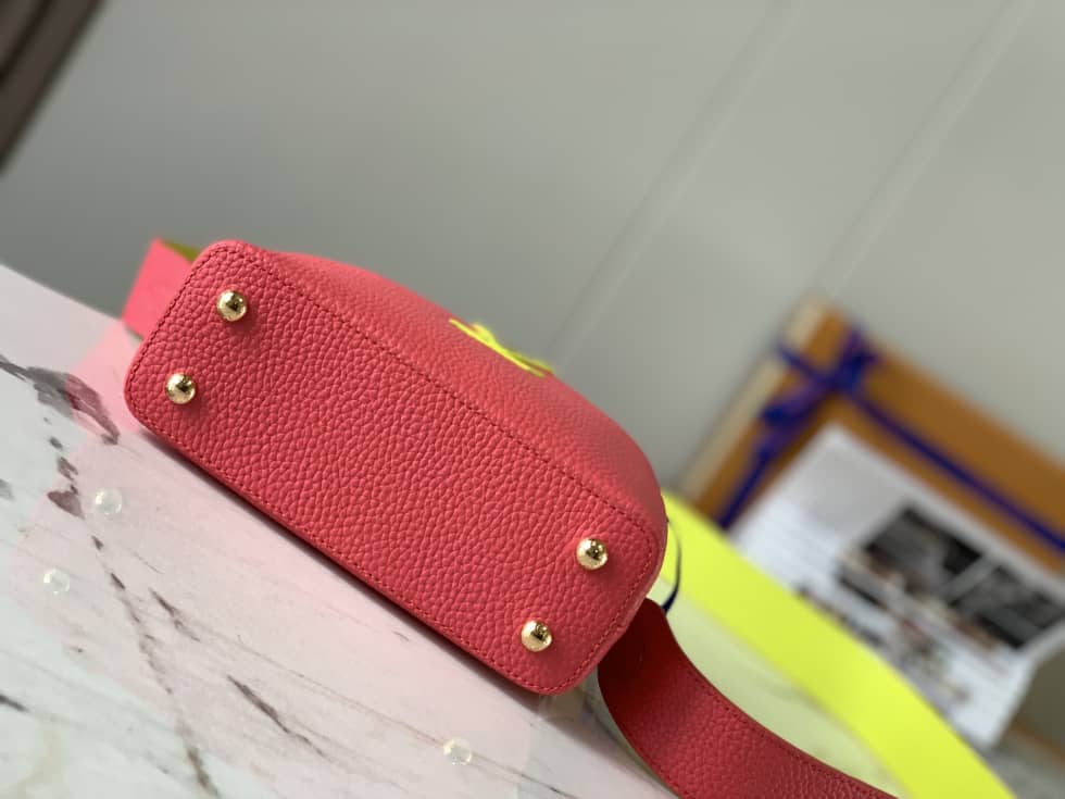 Louis Vuitton Capucines Mini M59440 Replica Shoulder Bag