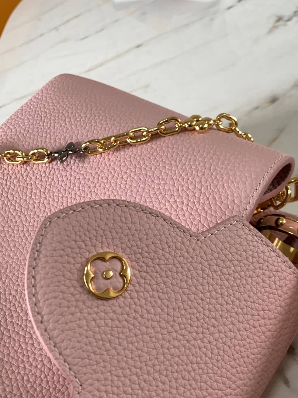Louis Vuitton Capucines BB Rose M59061 Replica Crossbody Bag