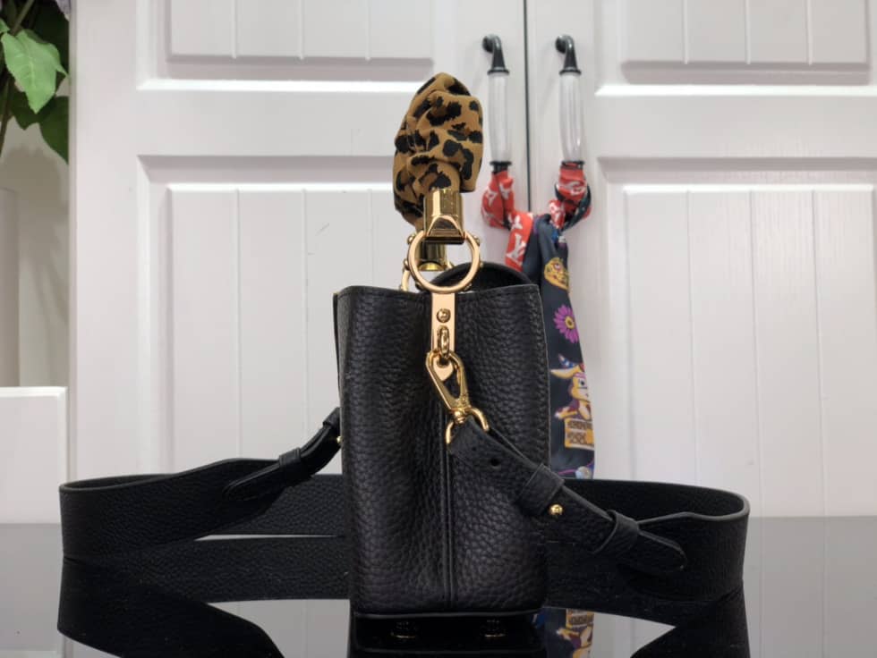 Louis Vuitton Capucines Mini Black M58732 Replica Crossbody Bag