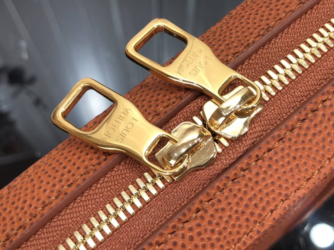 Louis Vuitton Crossbody Dupe Soft Trunk NBA Wearable M80549