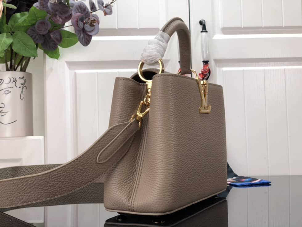 Louis Vuitton Capucines BB Beige M59066 Replica Shoulder Bag
