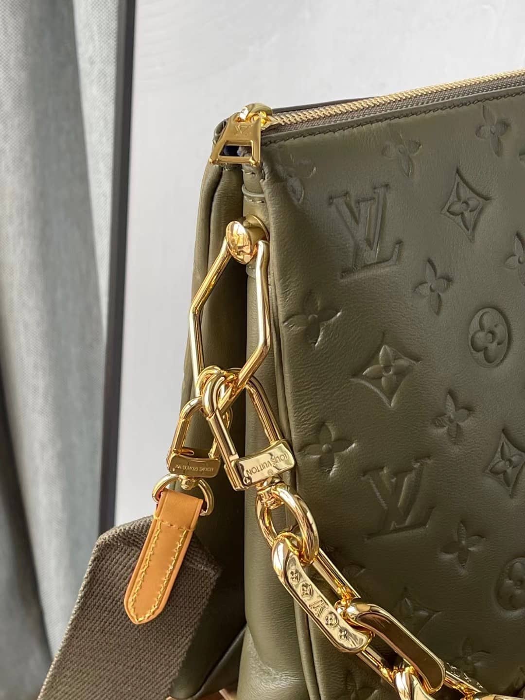 Louis Vuitton Coussin MM Embossed M57782 Replica Shoulder Bag