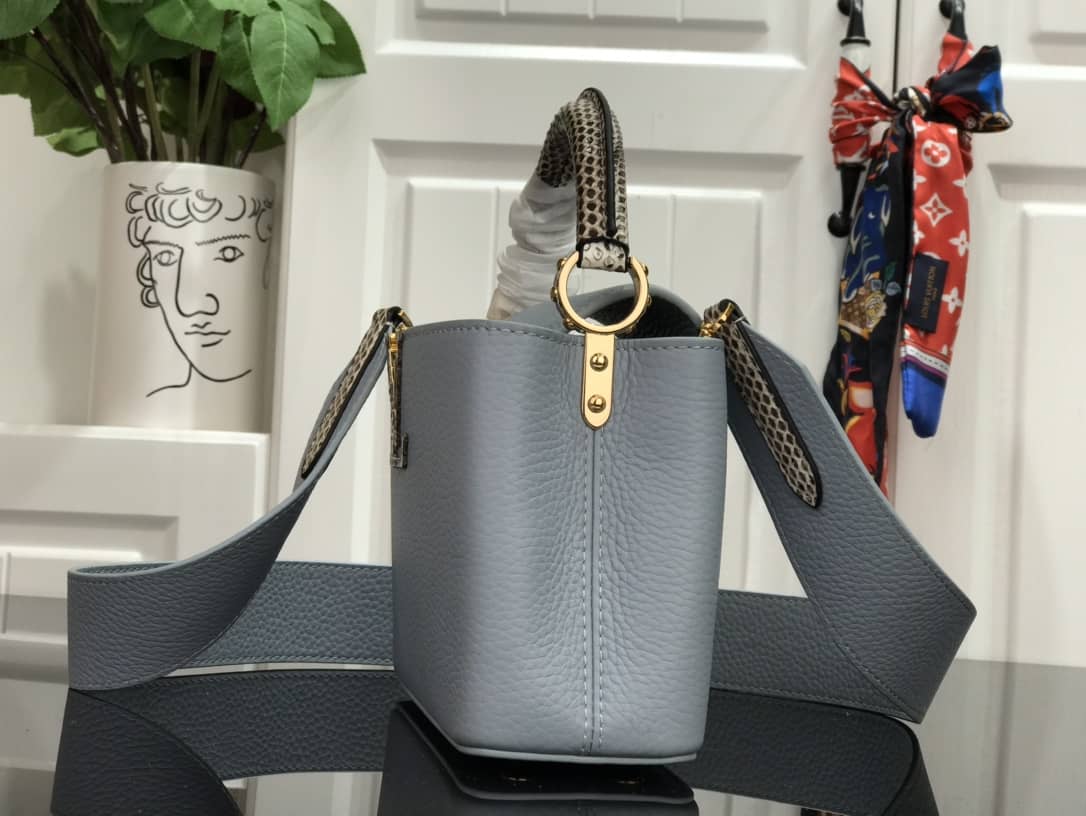 Louis Vuitton Capucines MM Taurillon Leather Tote M94227