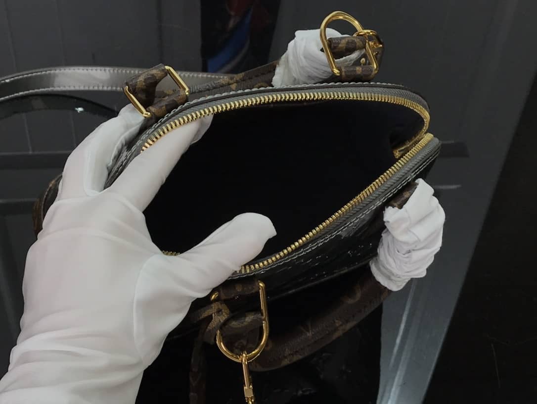 Best Replica Louis Vuitton Alma BB Vernis Leather Shoulder Bag Replica Green M44389(ColaReps)