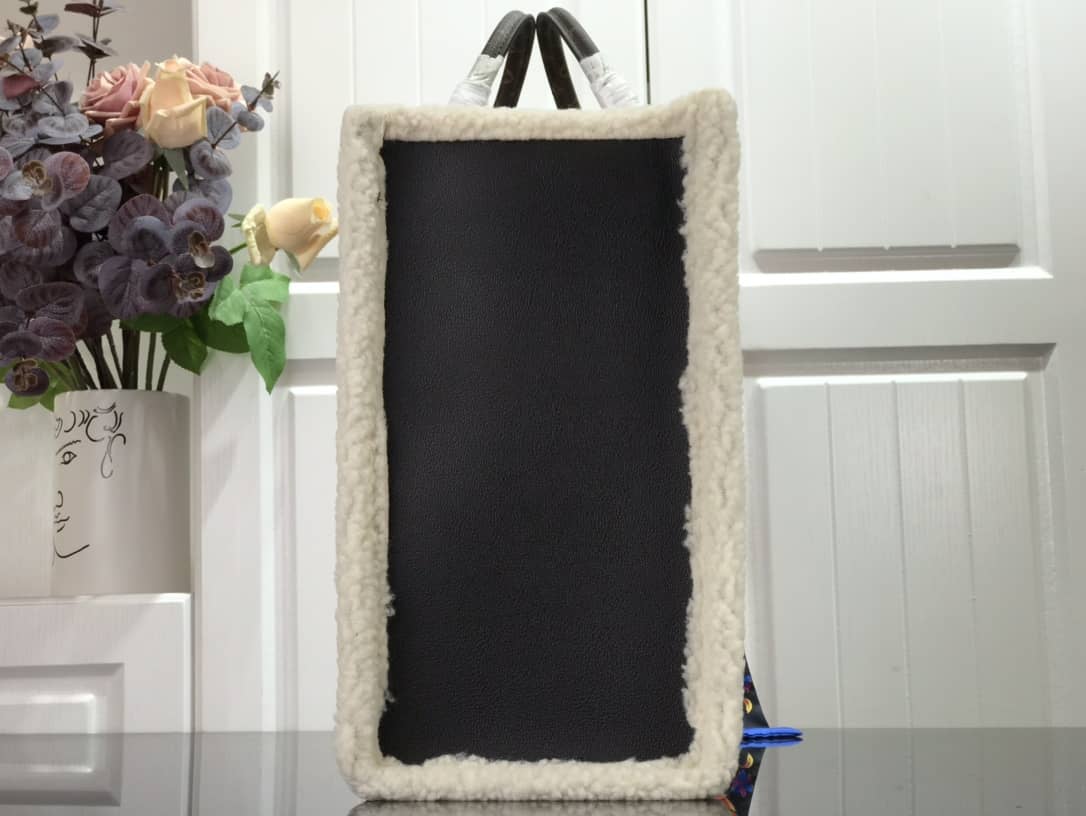 Louis Vuitton Onthego GM Leather Shearling Bag Black Replica M56958