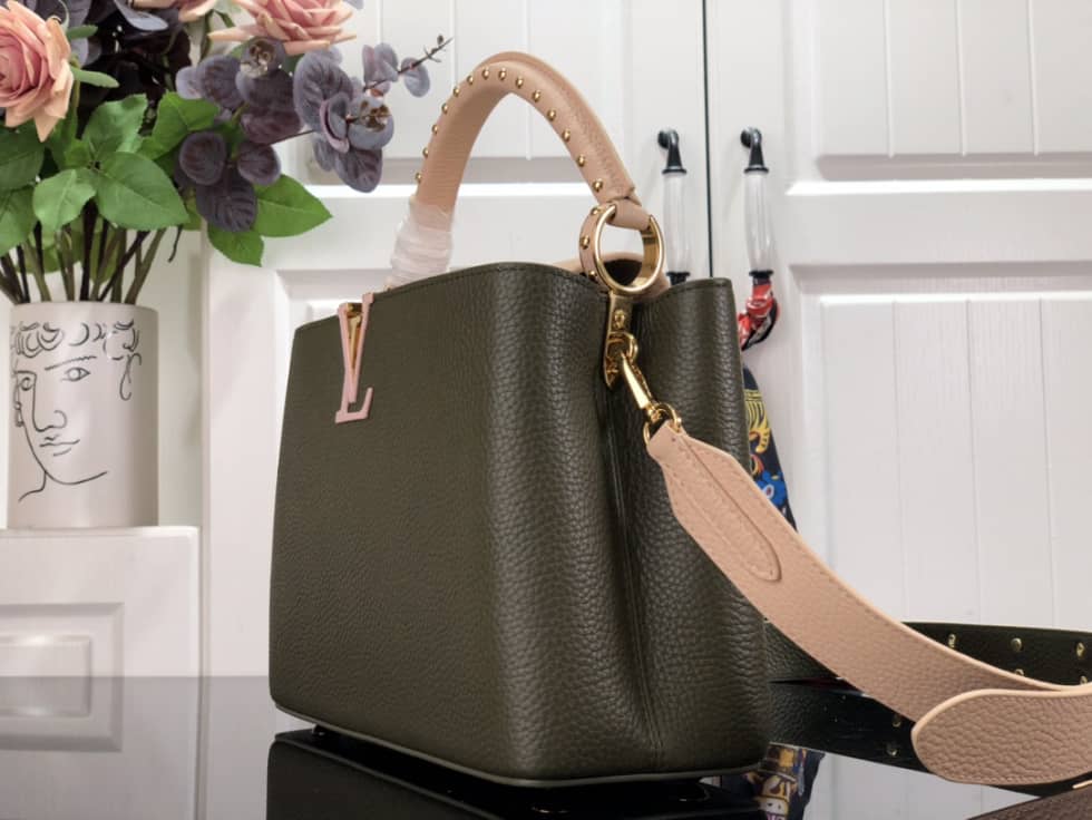 Louis Vuitton Capucines MM M58578 Replica Shoulder Bag