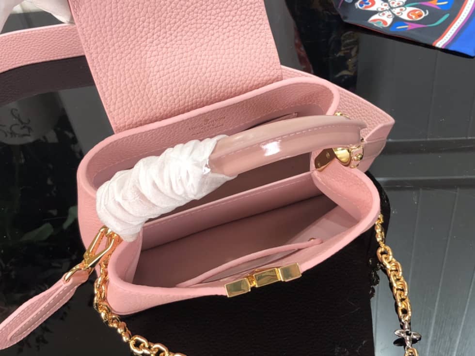 Louis Vuitton Capucines MM M59065 Replica Shoulder Bag