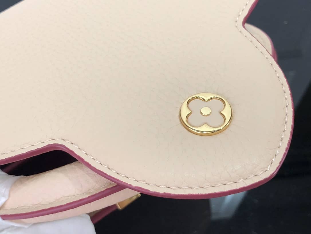 Louis Vuitton Capucines MM Replica Bag M58608