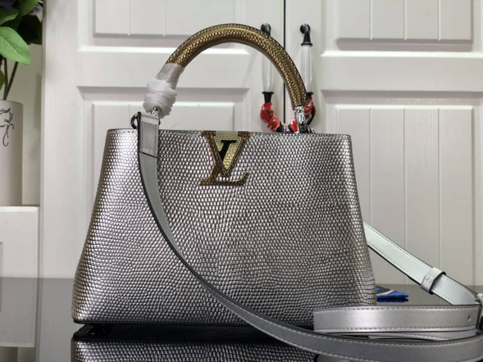 Louis Vuitton Capucines BB Collection N98093 Replica Shoulder Bag