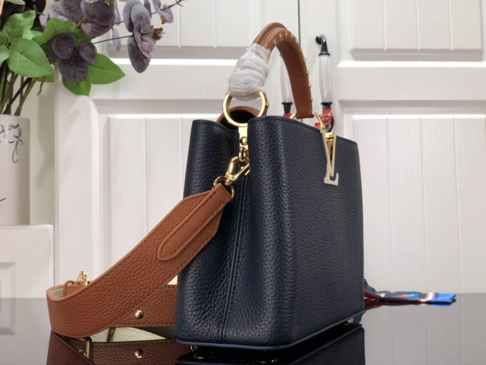 Louis Vuitton Capucines BB M58578 Replica Shoulder Bag