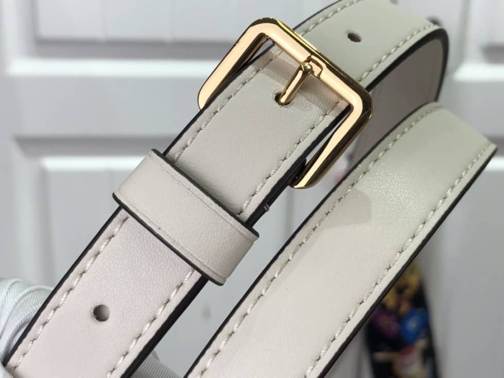 Louis Vuitton Capucines BB Collection N98093 Replica Shoulder Bag