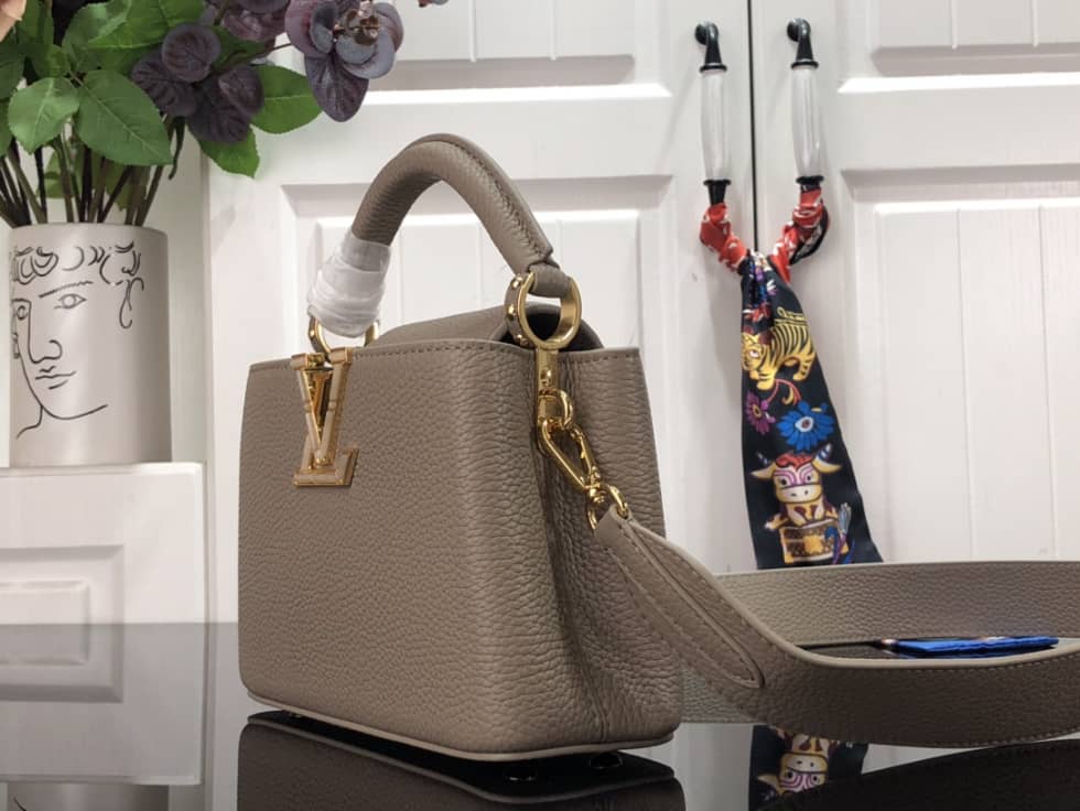 Louis Vuitton Capucines Mini Beige M59066 Replica Shoulder Bag