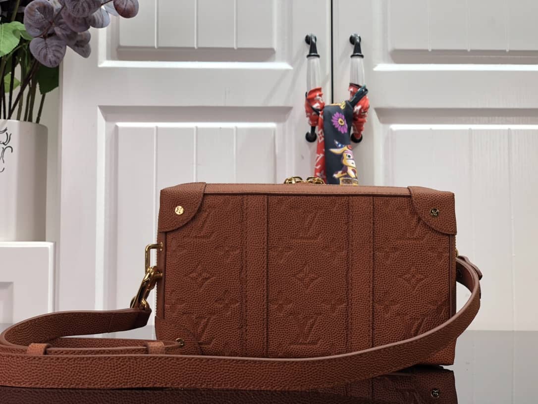 Louis Vuitton Crossbody Dupe Soft Trunk NBA Wearable M80549